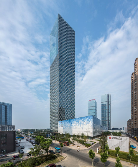 1400245P7-0.jpg